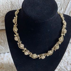 Vintage Lisner Necklace